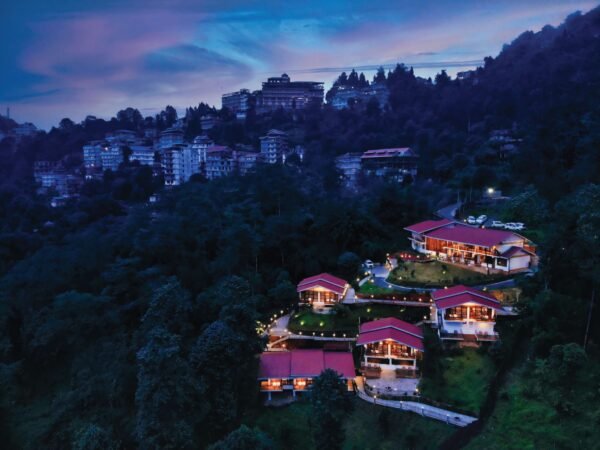 Kaya Gantavya Resort & Spa, resort Pelling aerial dusk